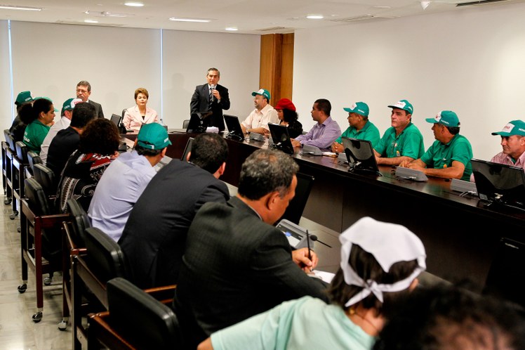 Dilma recebe Ministros e representantes da Contag 5