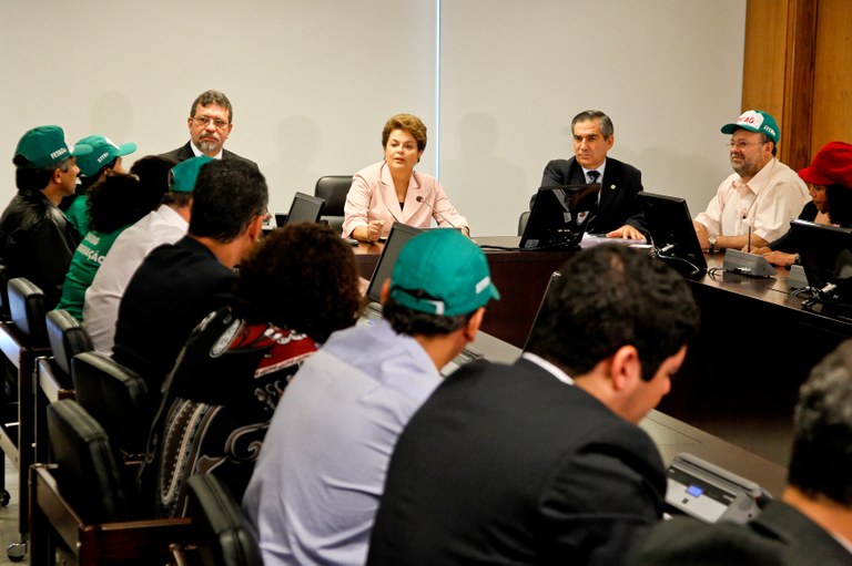 Dilma se reúne com Ministros e representantes da Contag 2 Dilma se reúne com Ministros e representantes da Contag 2