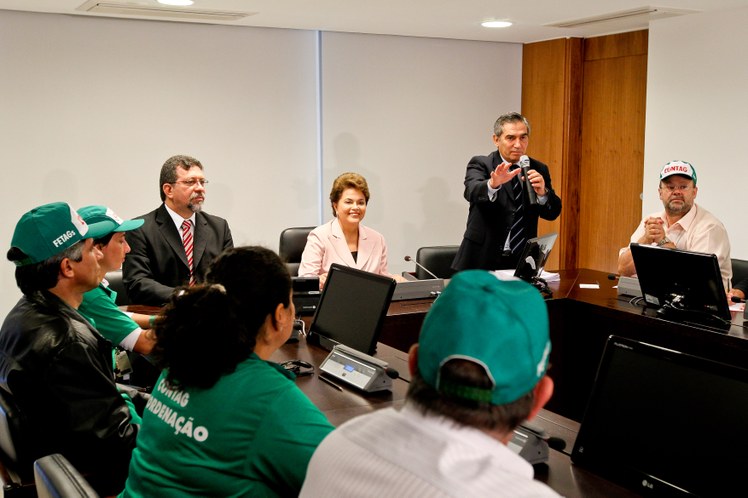 Dilma se reúne com Ministros e representantes da Contag 1