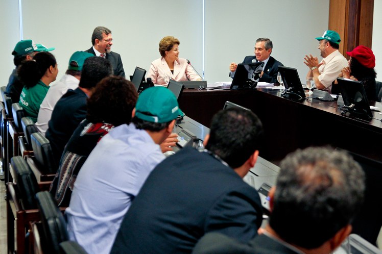 Dilma recebe Ministros e representantes da Contag 1