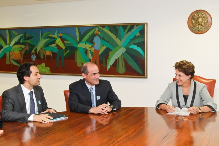 Dilma recebe Carlos Brito e João Castro Neves, da AB InBev e AmBev 1