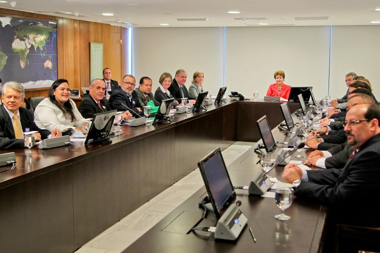 Dilma durante encontro com representantes de comunidades terapêuticas 1