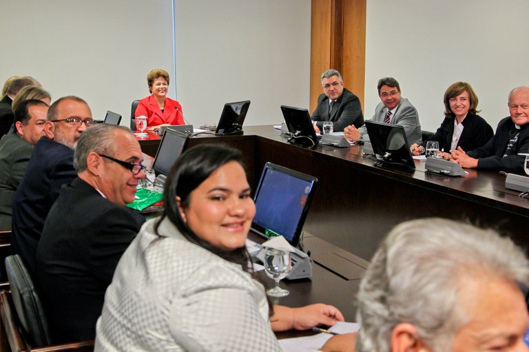 Dilma durante encontro com representantes de comunidades terapêuticas 3