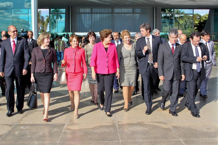 Dilma recebe senadores do PT 3