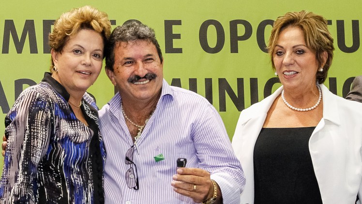 Máquinas motoniveladoras e retroescavadeira a municípios do estado do Rio Grande do Norte - 06