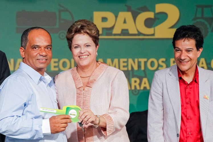 Entrega de 151 máquinas para municípios de Minas Gerais - 06