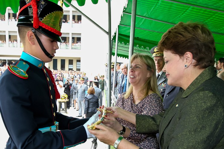 Entrega de espadins na Academia Militar das Agulhas Negras