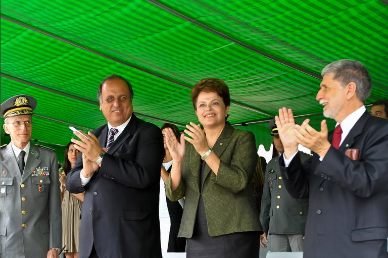 Entrega de espadins na Academia Militar das Agulhas Negras