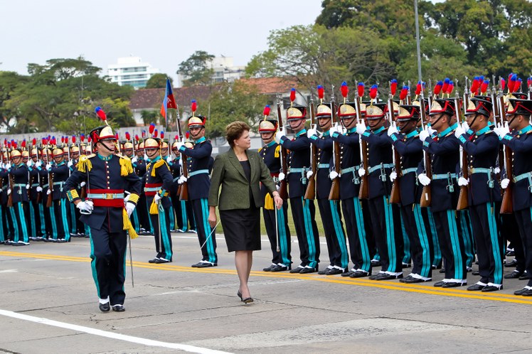 Entrega de espadins na Academia Militar das Agulhas Negras