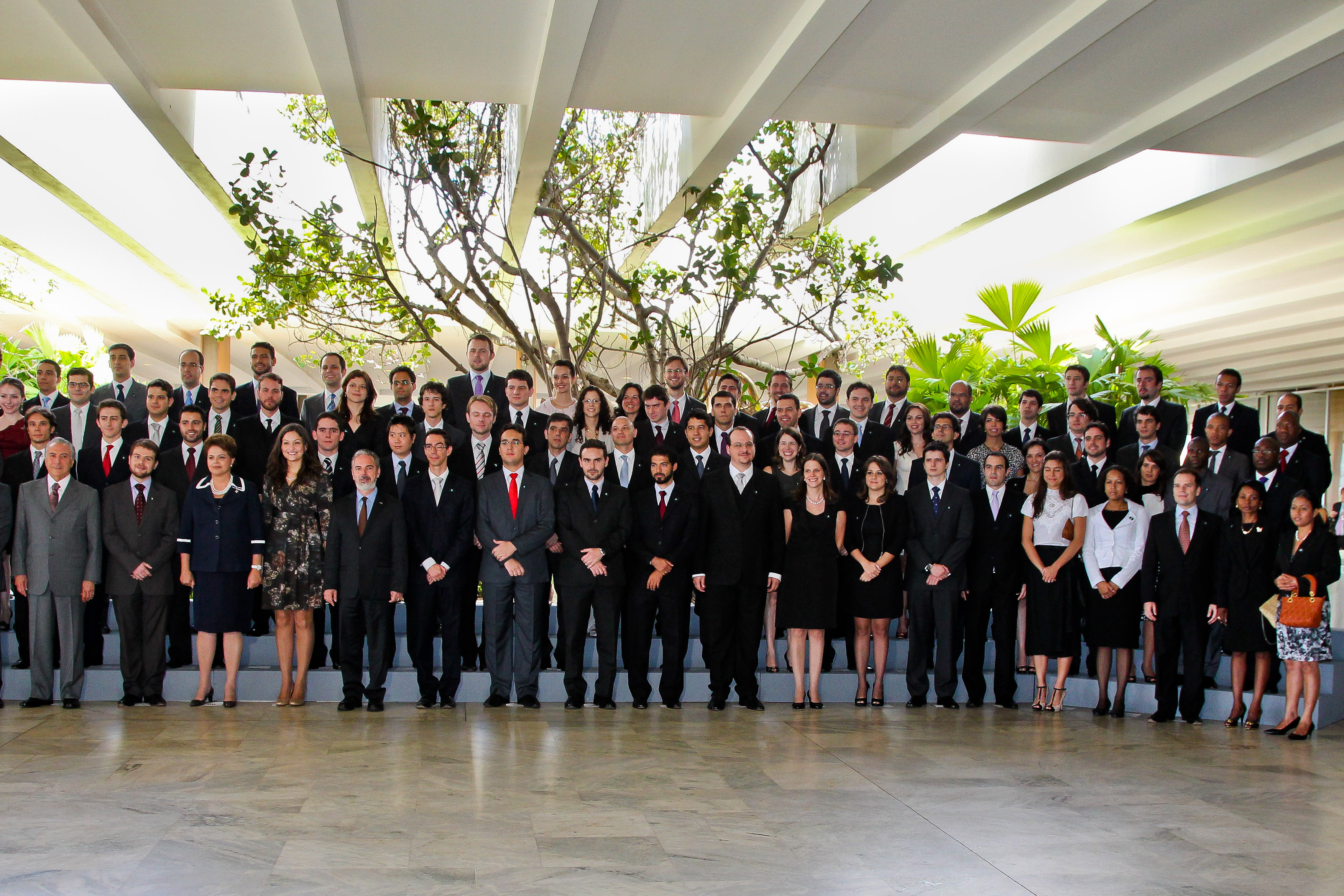 Dilma com formandos do Instituto Rio Branco 2