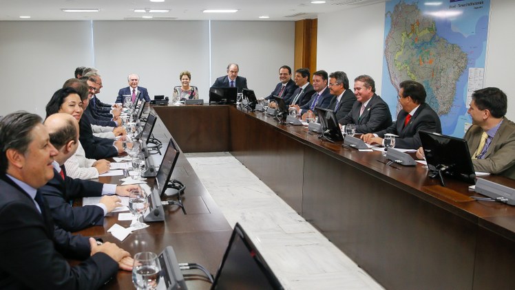 Frente Nacional de Prefeitos e Representantes do III Encontro dos Municípios com o Desenvolvimento Sustentável - 02