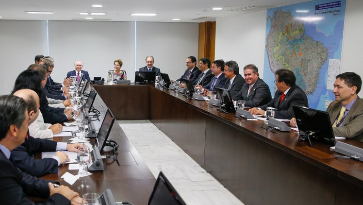 Frente Nacional de Prefeitos e Representantes do III Encontro dos Municípios com o Desenvolvimento Sustentável - 04