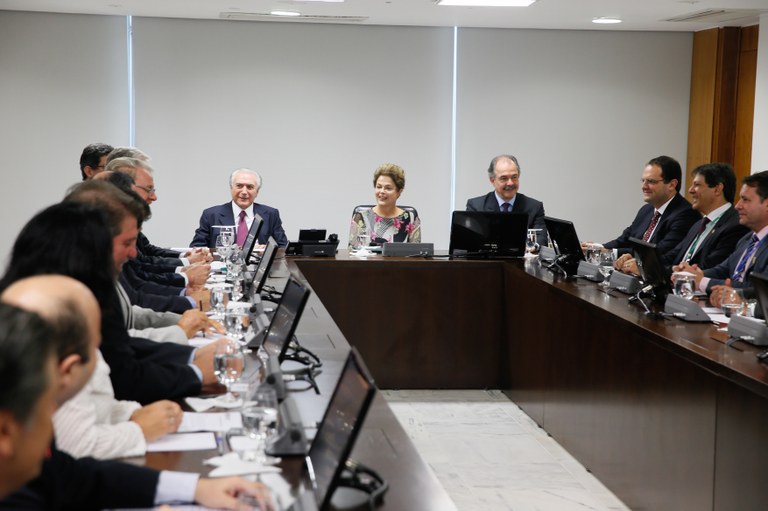 Frente Nacional de Prefeitos e Representantes do III Encontro dos Municípios com o Desenvolvimento Sustentável - 07