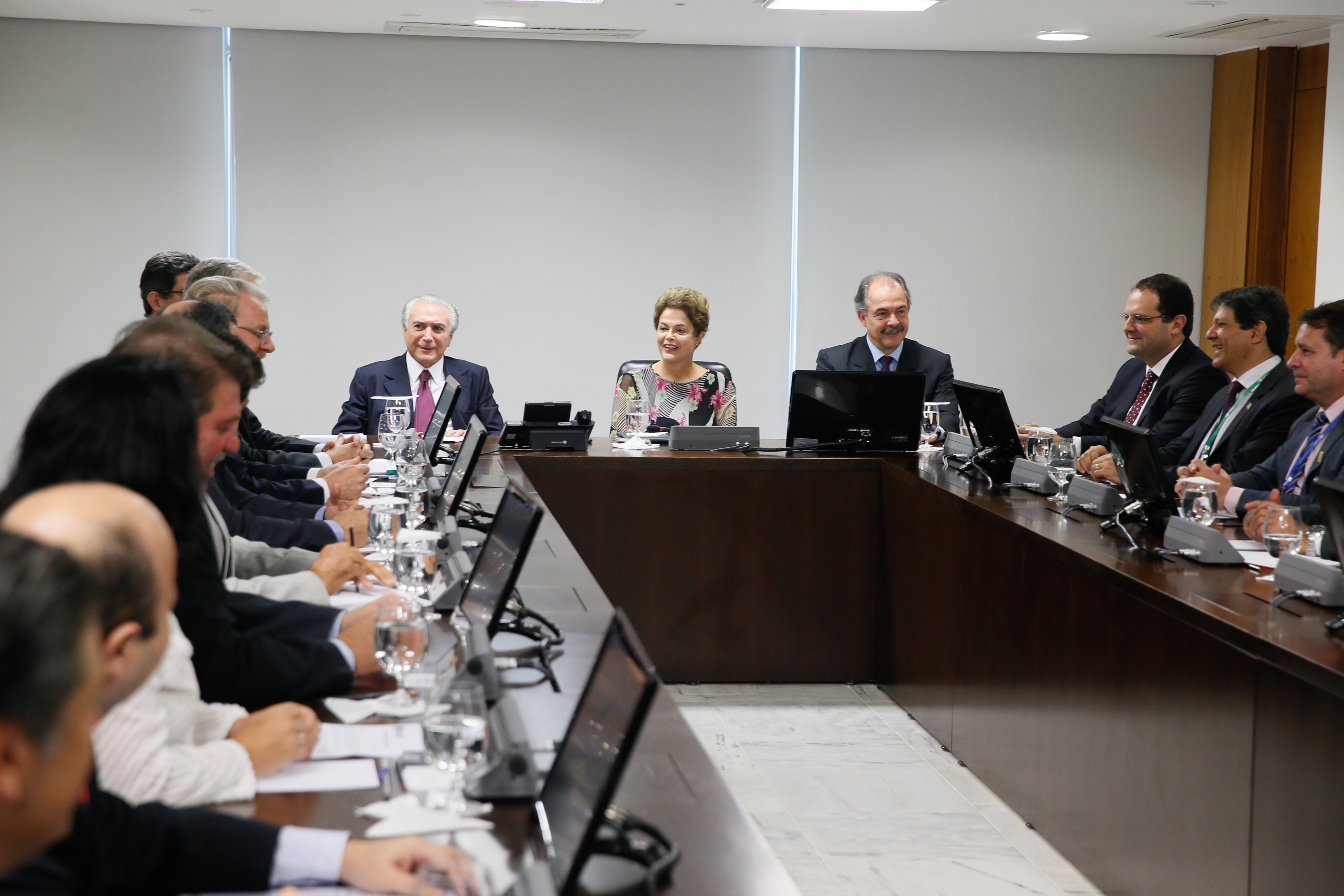 Frente Nacional de Prefeitos e Representantes do III Encontro dos Municípios com o Desenvolvimento Sustentável - 07