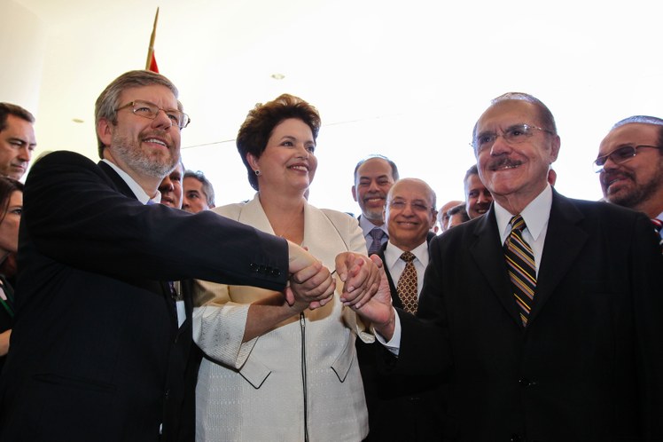 Dilma cumprimenta Sarney e Maia 3