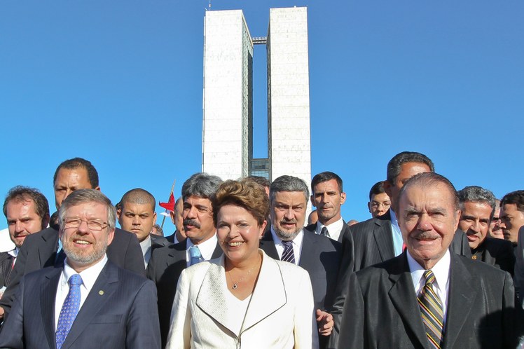 Dilma cumprimenta Sarney e Maia 2