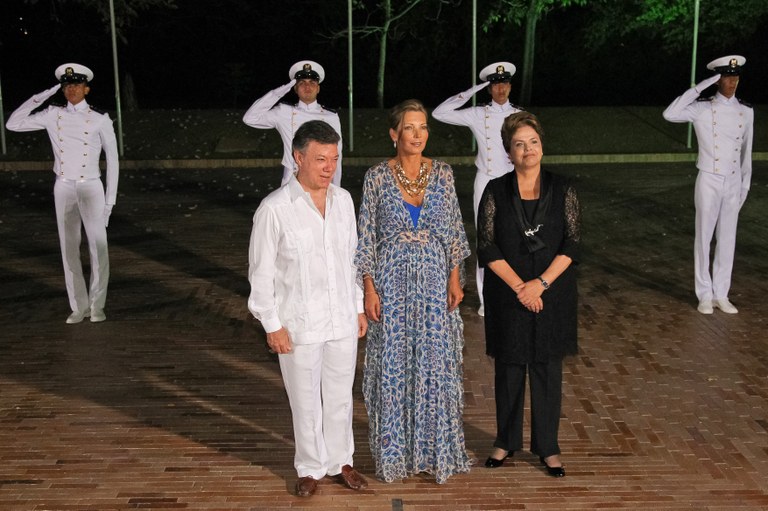 Jantar em homenagem aos Chefes de Estado e de Governo, oferecido pelo Presidente da República da Colômbia - 01