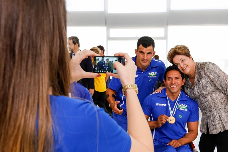 Jovens atletas olímpicos e paraolímpicos - 05