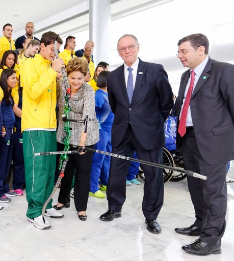 Jovens atletas olímpicos e paraolímpicos - 06