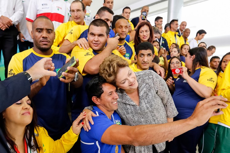 Jovens atletas olímpicos e paraolímpicos - 07