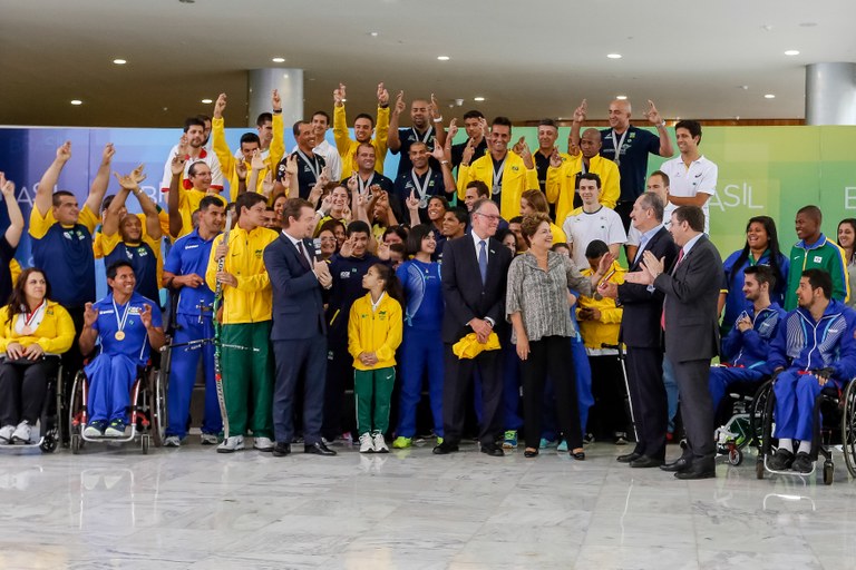 Jovens atletas olímpicos e paraolímpicos - 02