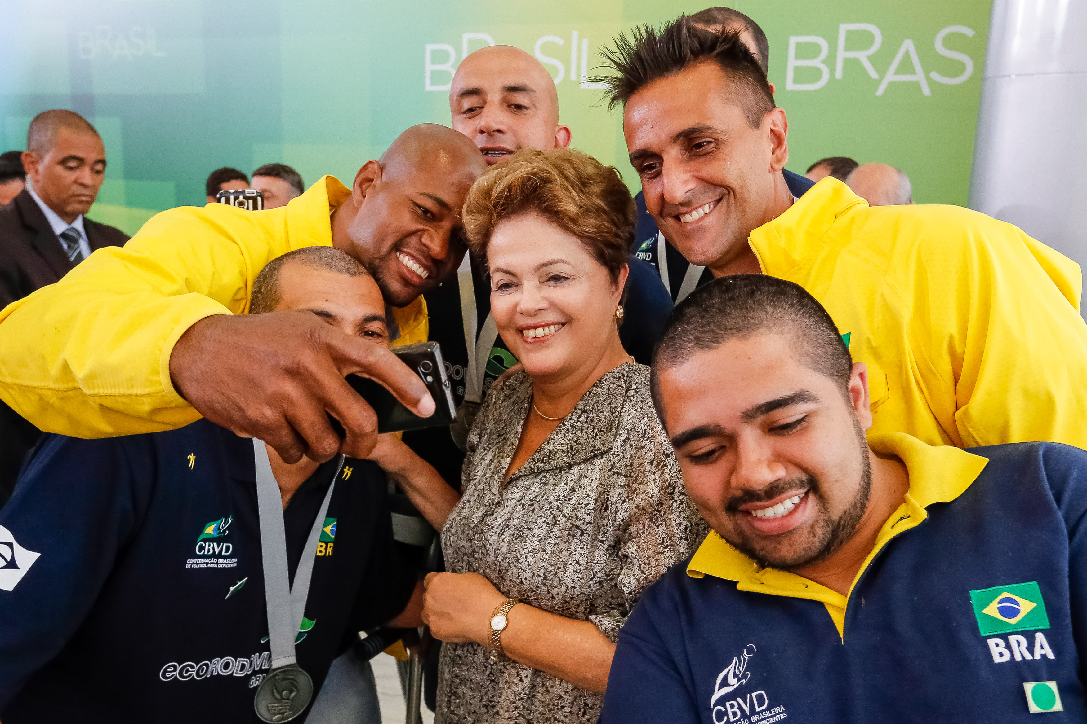 Jovens atletas olímpicos e paraolímpicos - 15