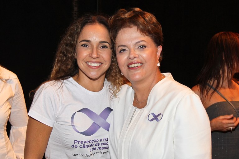 Dilma e Daniela Mercury na Campanha de Combate ao Câncer de Mama em Manaus 1