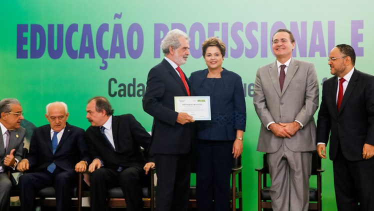 Lançamento da segunda etapa do Pronatec - Programa Nacional de Acesso ao Ensino Técnico e Emprego - e celebração dos novos campi de Institutos Federais de Educação Profissional, Ciência e Tecnologia - 09