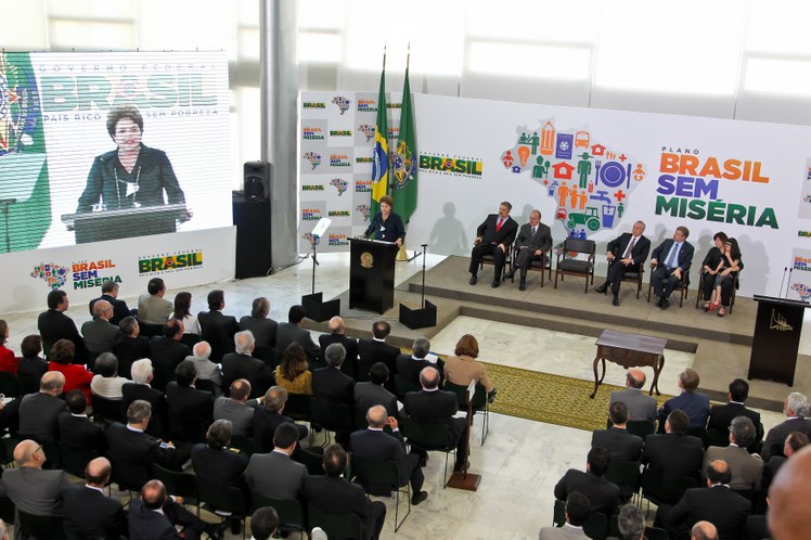 Dilma discursa durante lançamento do Plano Brasil Sem Miséria