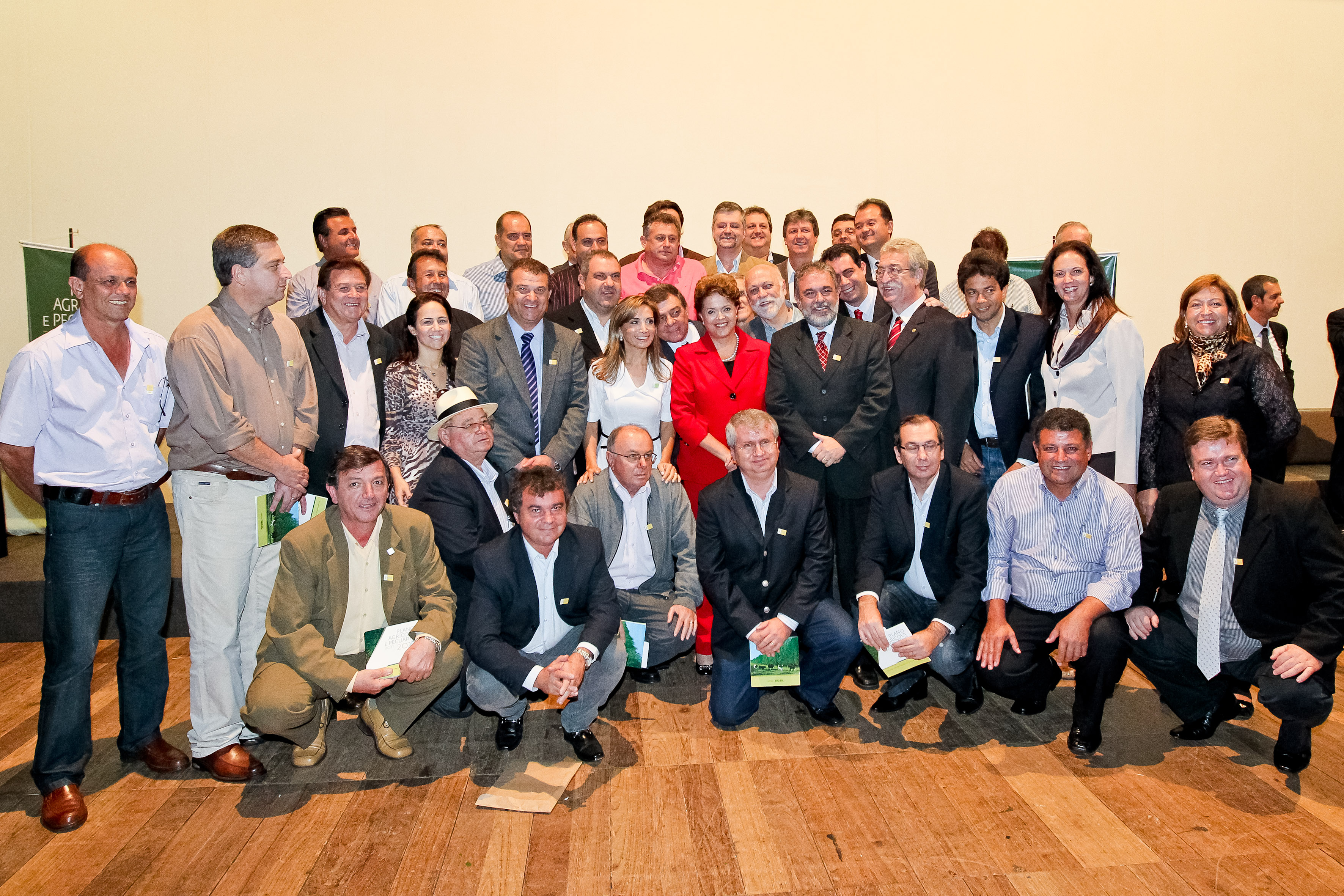 Dilma Rousseff posa para foto com prefeitos do estado de São Paulo