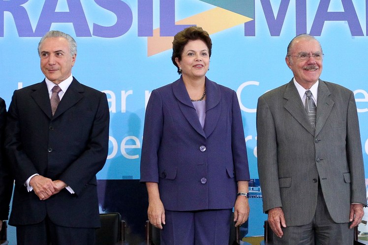 Presidenta Dilma Rousseff, vice-presidente Michel Temer e o presidente do Senado, José Sarney