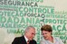 Dilma Rousseff conversa com Michel Temer