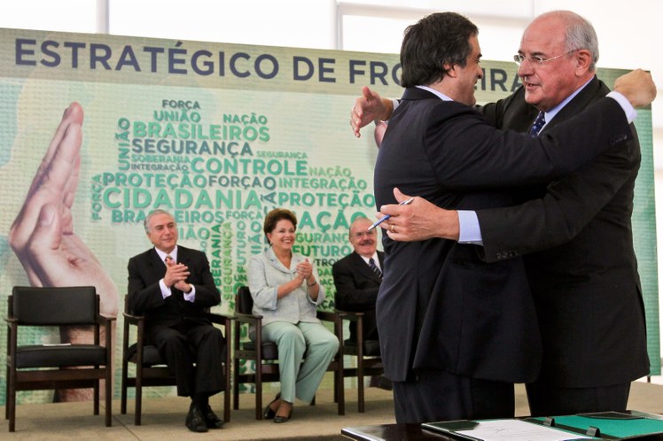 José Cardozo cumprimenta Nelson Jobim