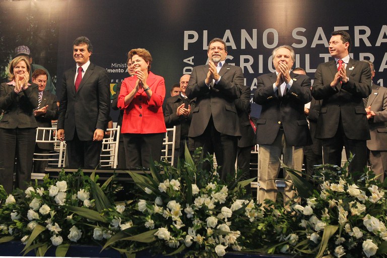 Dilma Rousseff durante lançamento do Plano Safra da Agricultura Familiar 9