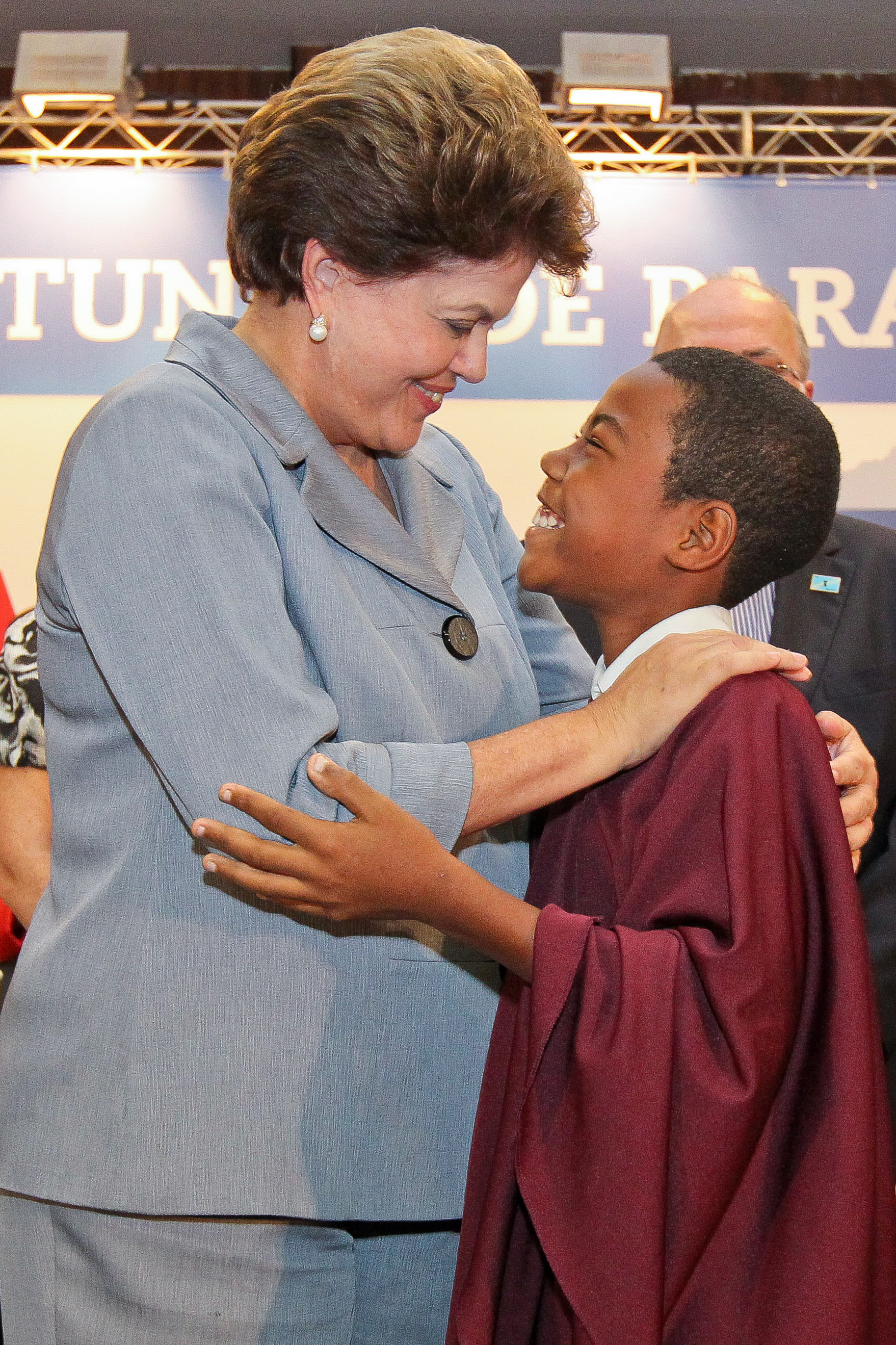 Dilma Rousseff cumprimenta Bruno Almeida 1