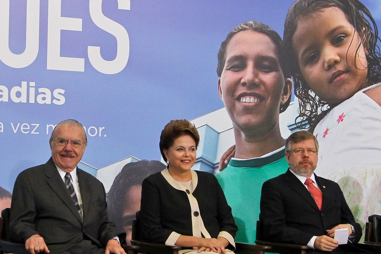 Dilma Rousseff, José Sarney e Marco Maia durante cerimônia de lançamento