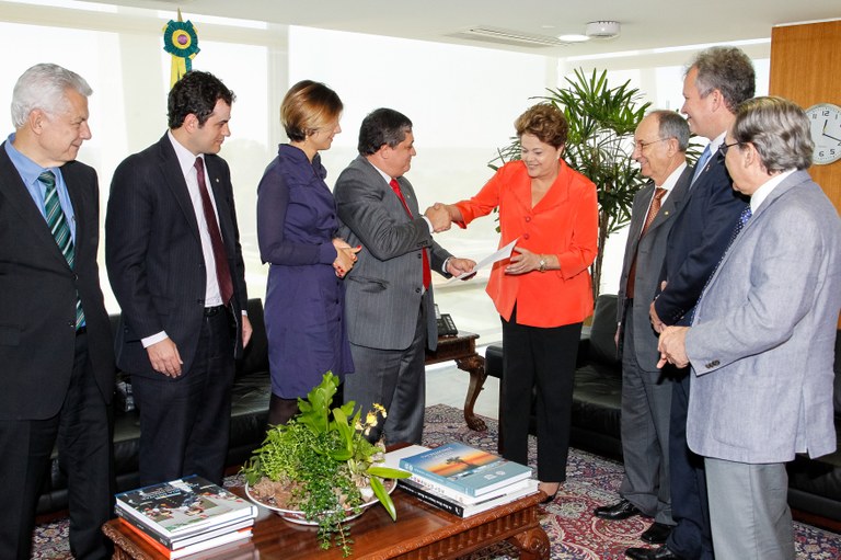 Líderes de Partidos na Câmara dos Deputados, entregam abaixo-assinado, pedindo plebiscito da Reforma Política - 03