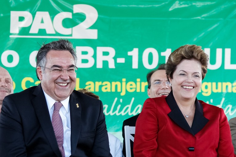 Obras de construção da ponte sobre a Lagoa do Imaruí - BR-101 - 03