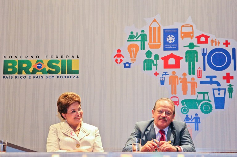 Pactuação do Plano Brasil sem Miséria 04