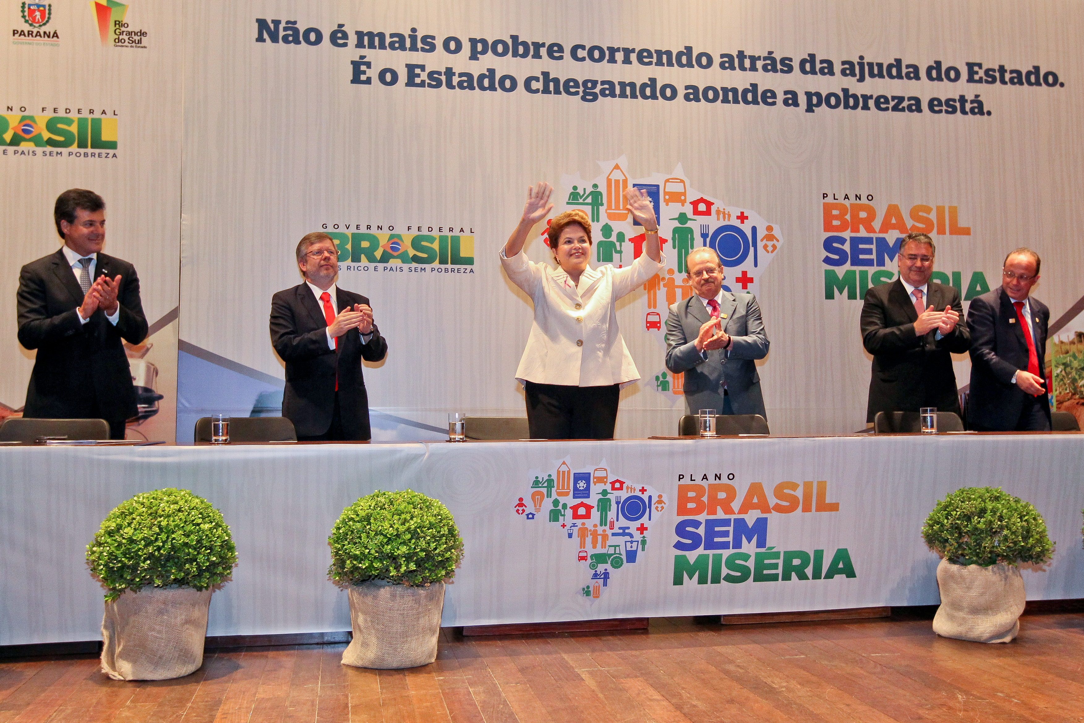 Pactuação do Plano Brasil sem Miséria 02