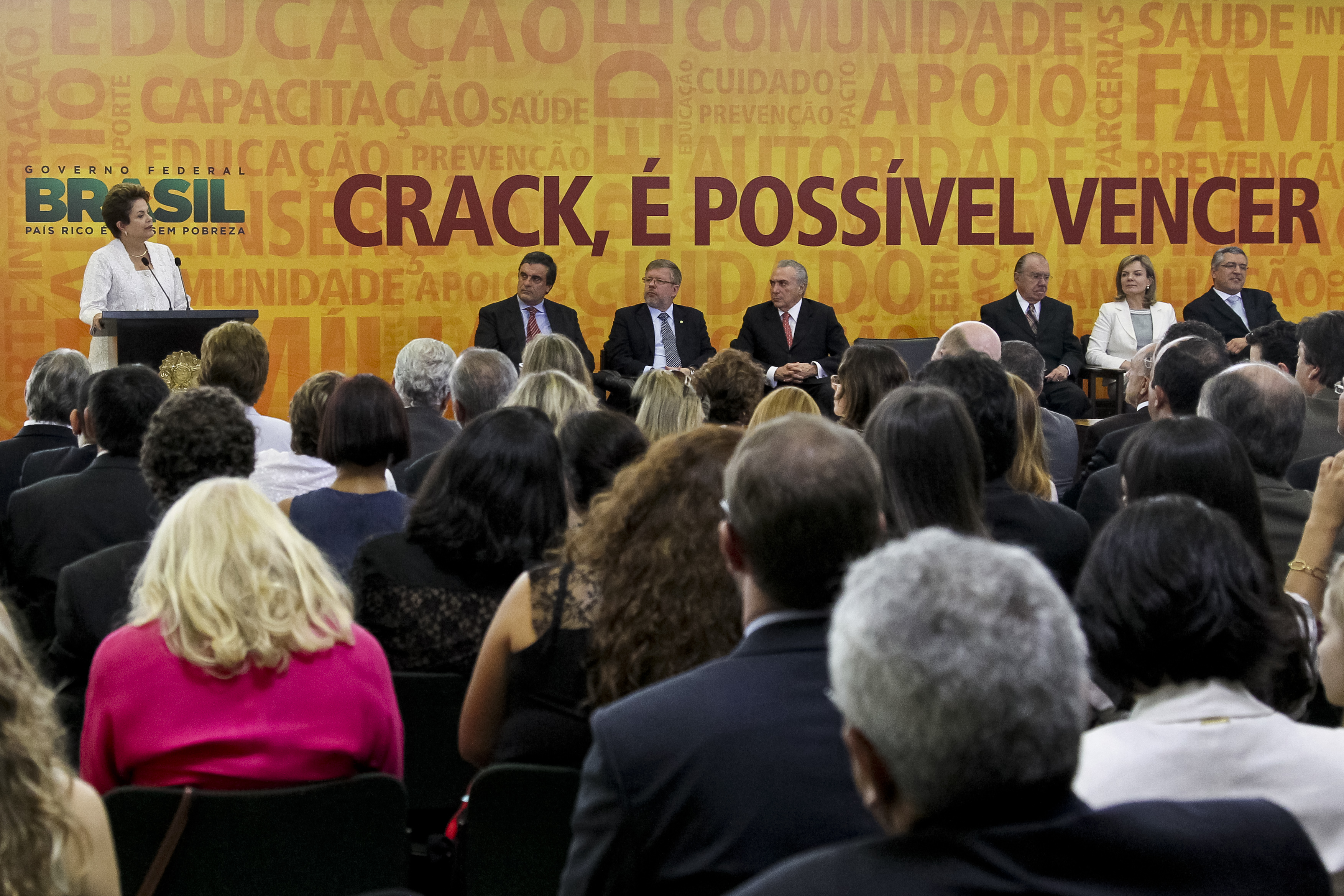 Plano de Enfrentamento ao uso do Crack e outras Drogas - 01