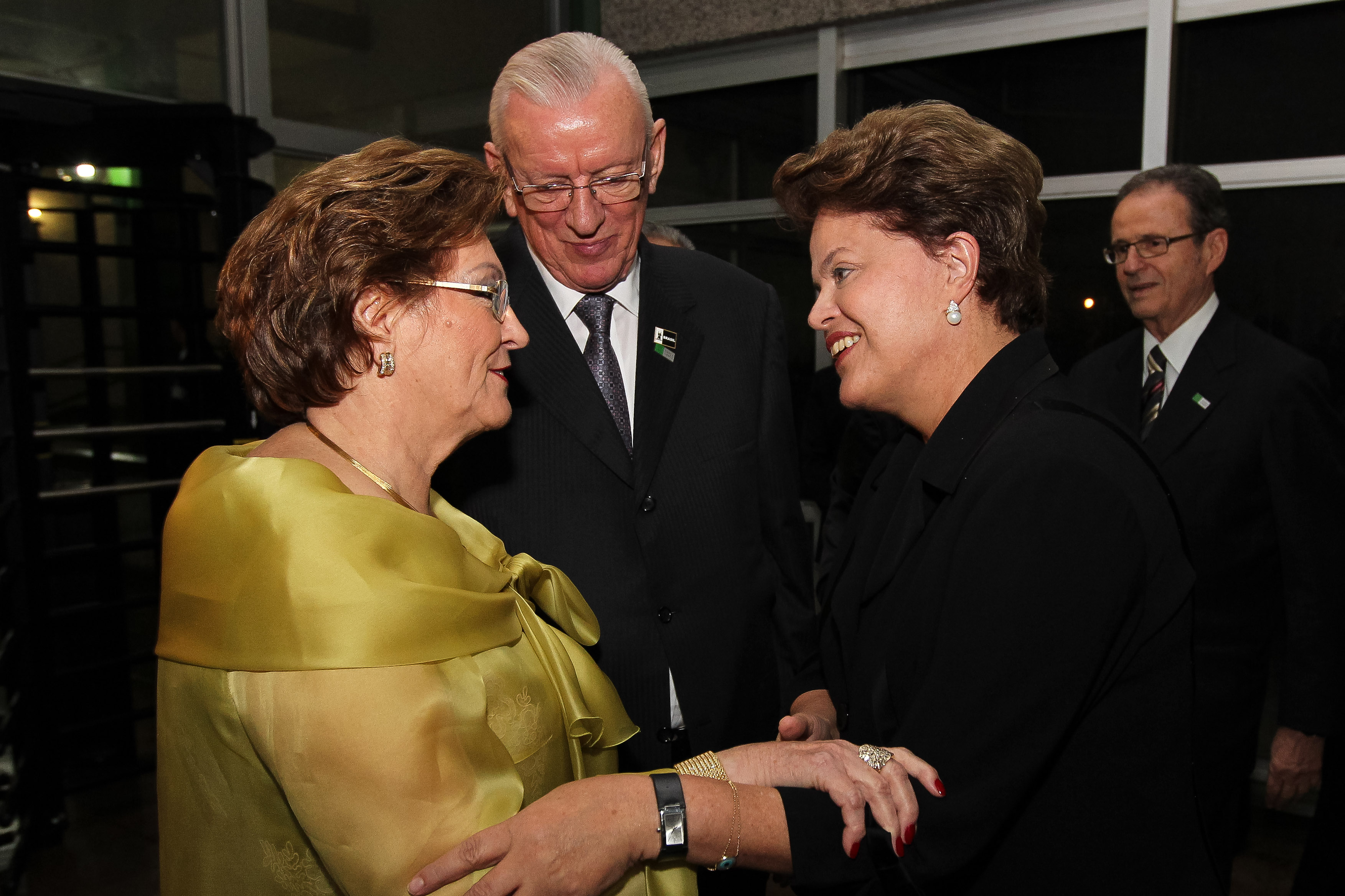 Dilma Rousseff cumprimenta Sra Nilza Maria Müller na cerimônia de posse da diretoria da Fiergs/Ciergs 6
