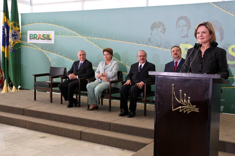 Presidenta Dilma Rousseff em cerimônia de posse da ministra-chefe da Casa Civil da Presidência da República, Gleisi Hoffmann 1 Presidenta Dilma Rousseff em cerimônia de posse da ministra-chefe da Casa Civil da Presidência da República, Gleisi Hoffmann 1