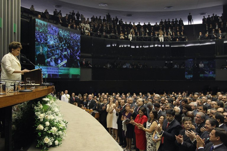 A presidenta Dilma Rousseff faz seu primeiro pronunciamento à nação no Congresso Nacional 2