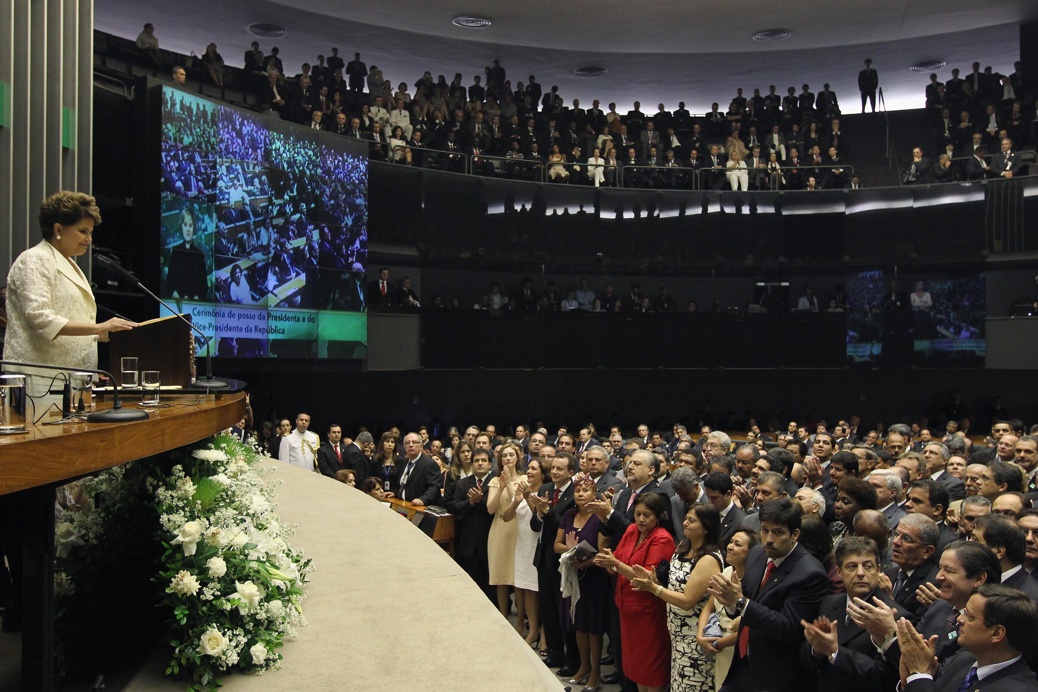 A presidenta Dilma Rousseff faz seu primeiro pronunciamento à nação no Congresso Nacional 2