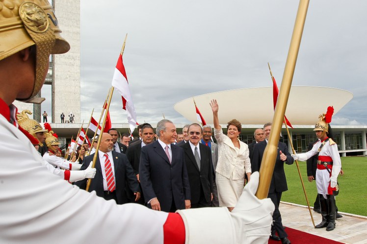 Presidenta Dilma Rousseff passa em revista as tropas das Forças Armadas 3