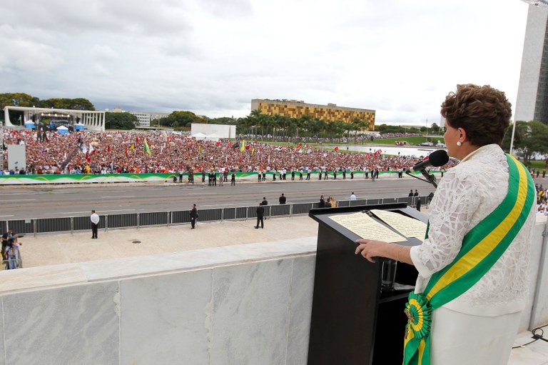 Presidenta Dilma Rousseff discursa no parlatório após receber faixa presidencial 2