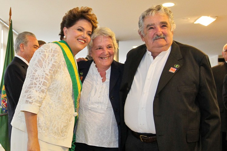 Presidenta Dilma recebe os cumprimentos do presidente do Uruguai, José Mujica