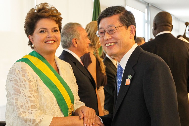 Presidenta Dilma recebe os cumprimentos do primeiro-ministro da República da Coreia, Kim Hwang-Sik