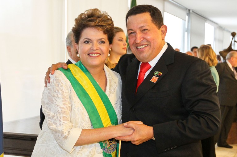 Presidenta Dilma recebe os cumprimentos do presidente da Venezuela